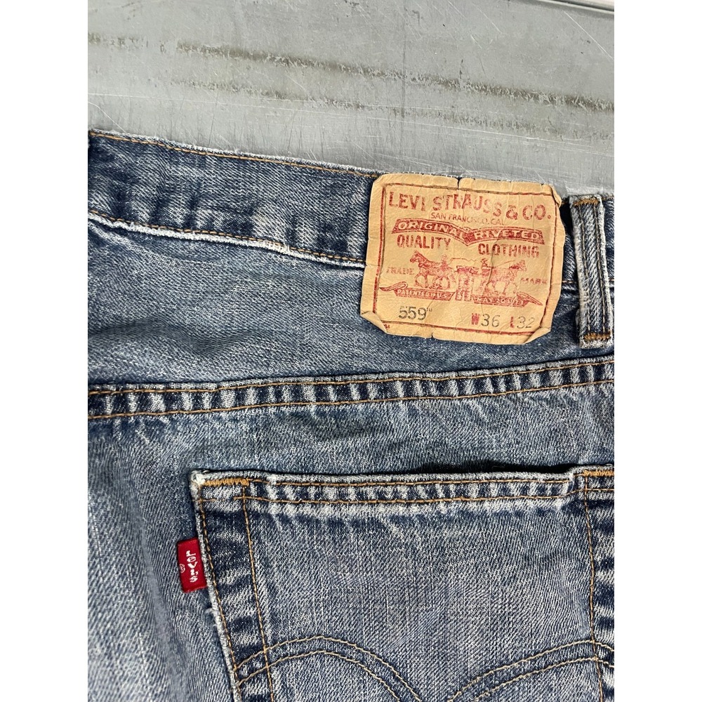 Levis 559 Jeans Mens 34x30 Blue Medium Wash Relaxed Straight Fit 100% Cotton - Picture 15 of 16